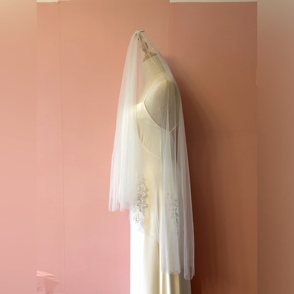 Wedding Veil Fingertip main image 4